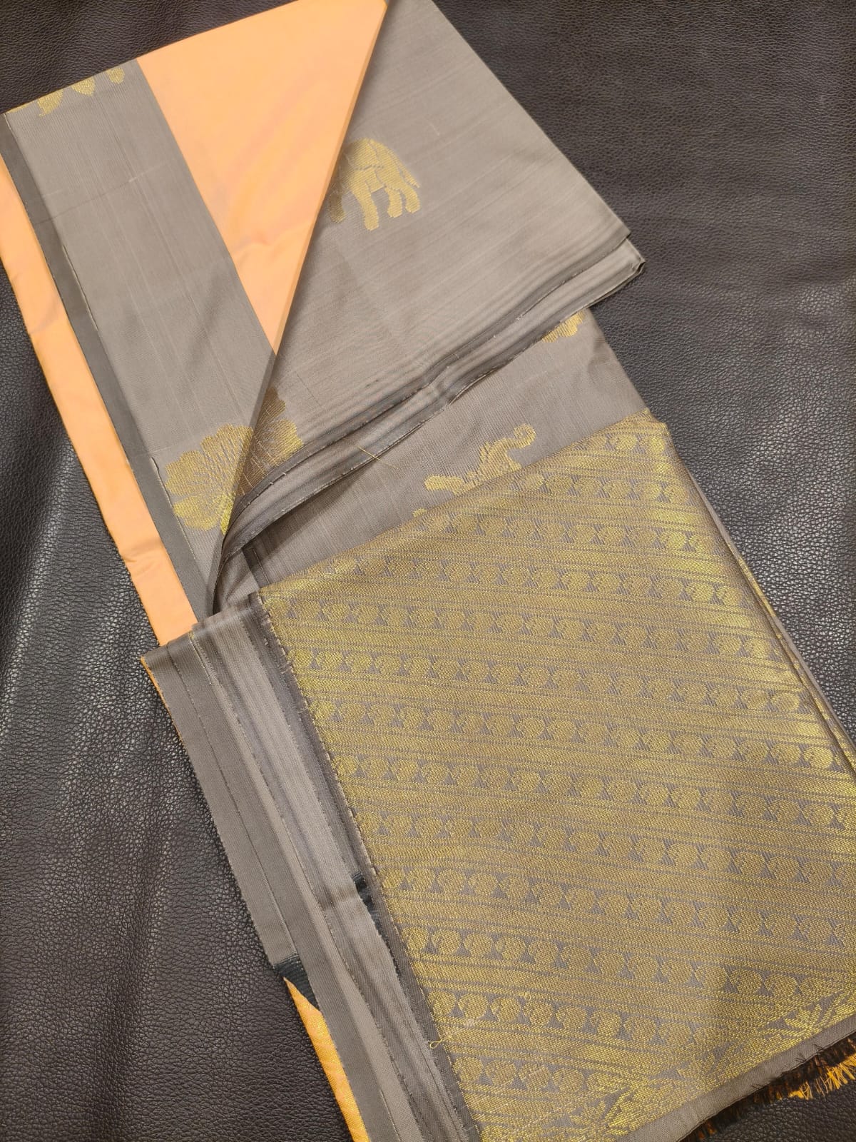 Sandal With Light Grey Gift Saree USA